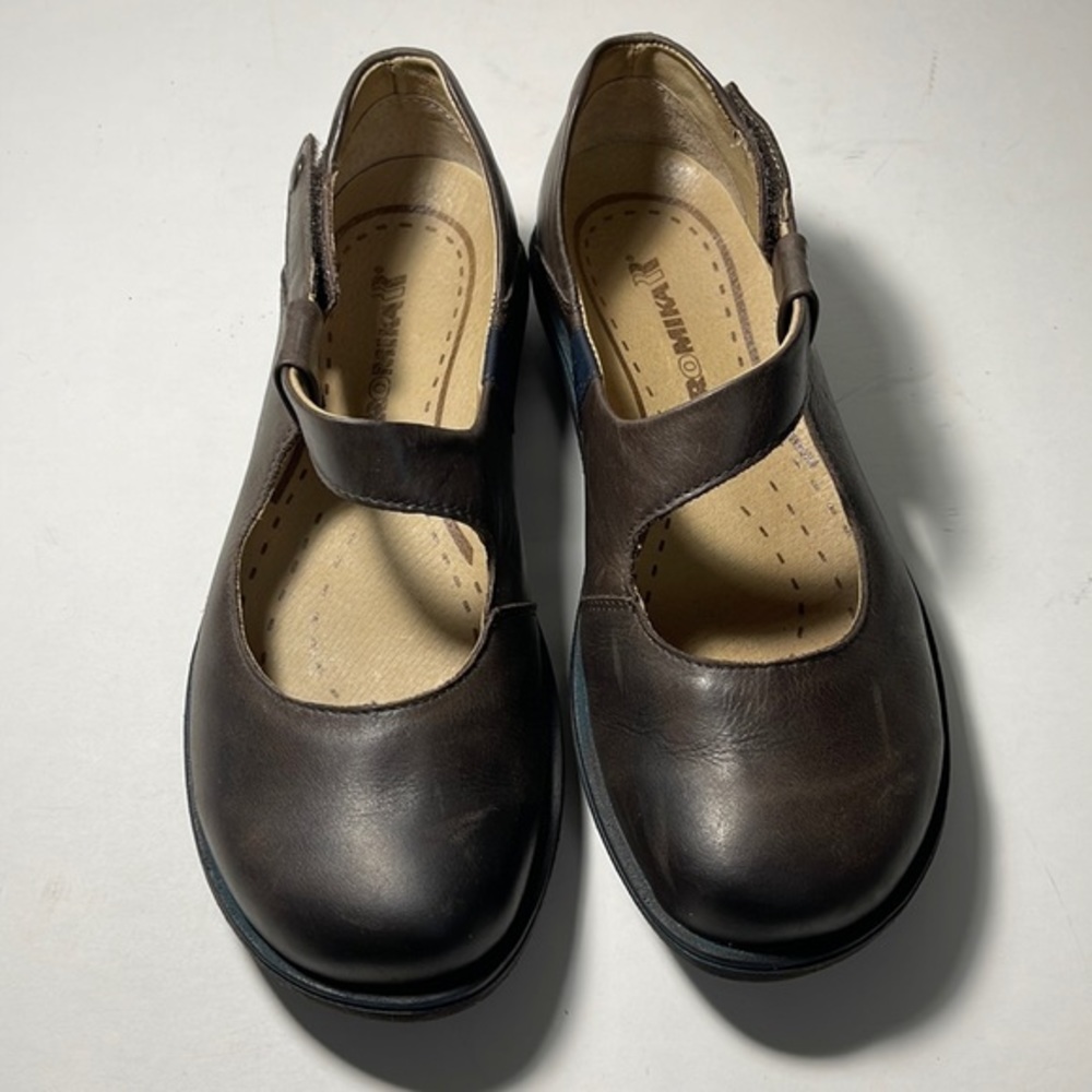 Romika leather flats woman’s size 8